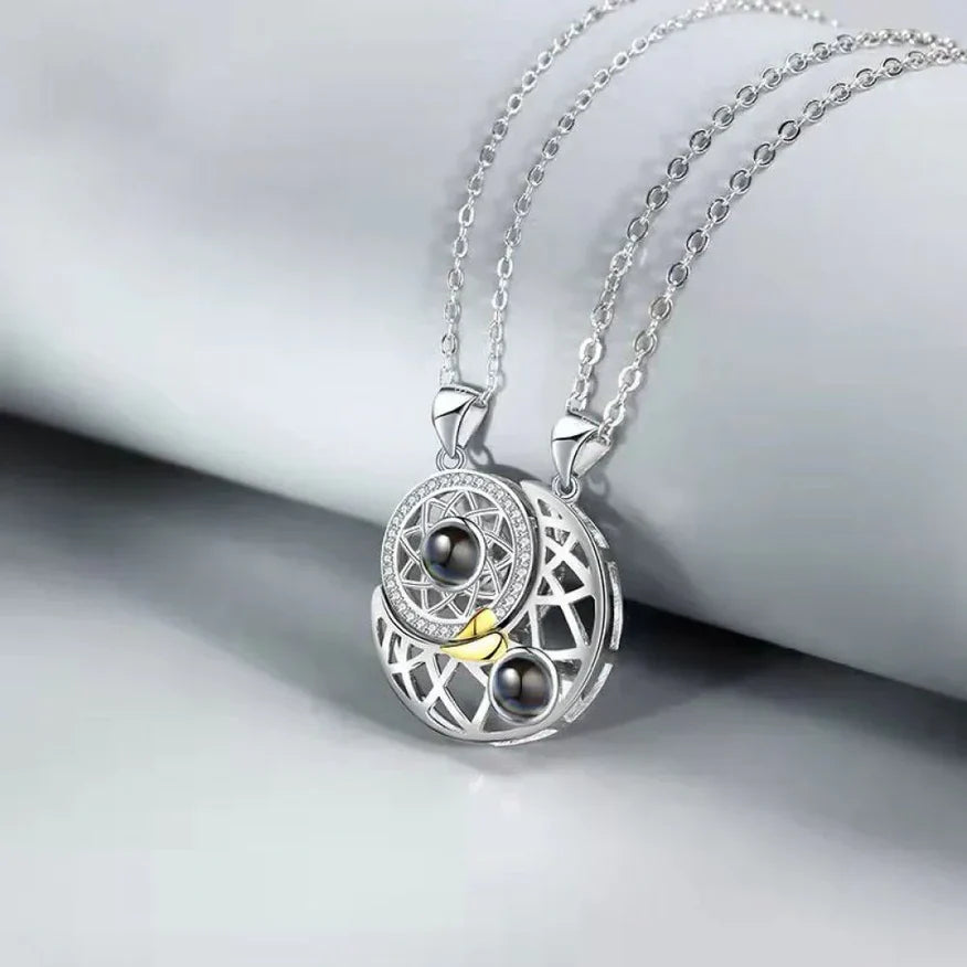 collar de sol y luna 100 idiomas